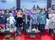 38 Kabupaten-Kota di Jatim Raih Opini WTP dari BPK, Gubernur Khofifah Apresiasi Keragaman Budaya dalam Penyerahan LHP