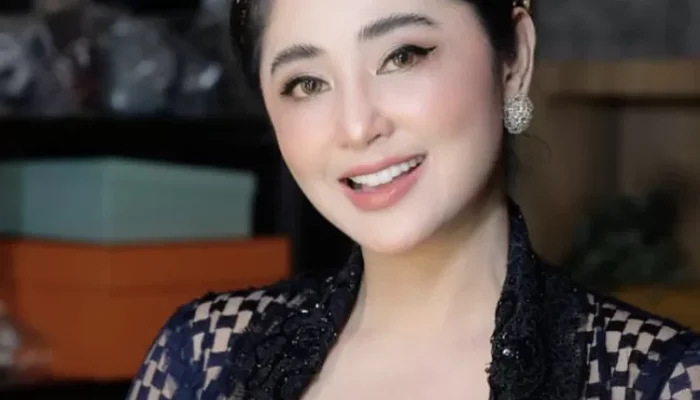 Dewi Perssik Dilanda Perselisihan dengan Ketua RT, Konten YouTube Klaim Ia Terima Karma