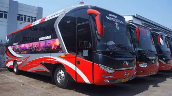 Bhinneka shuttle hiace cirebon cuma merak digunakan oleh